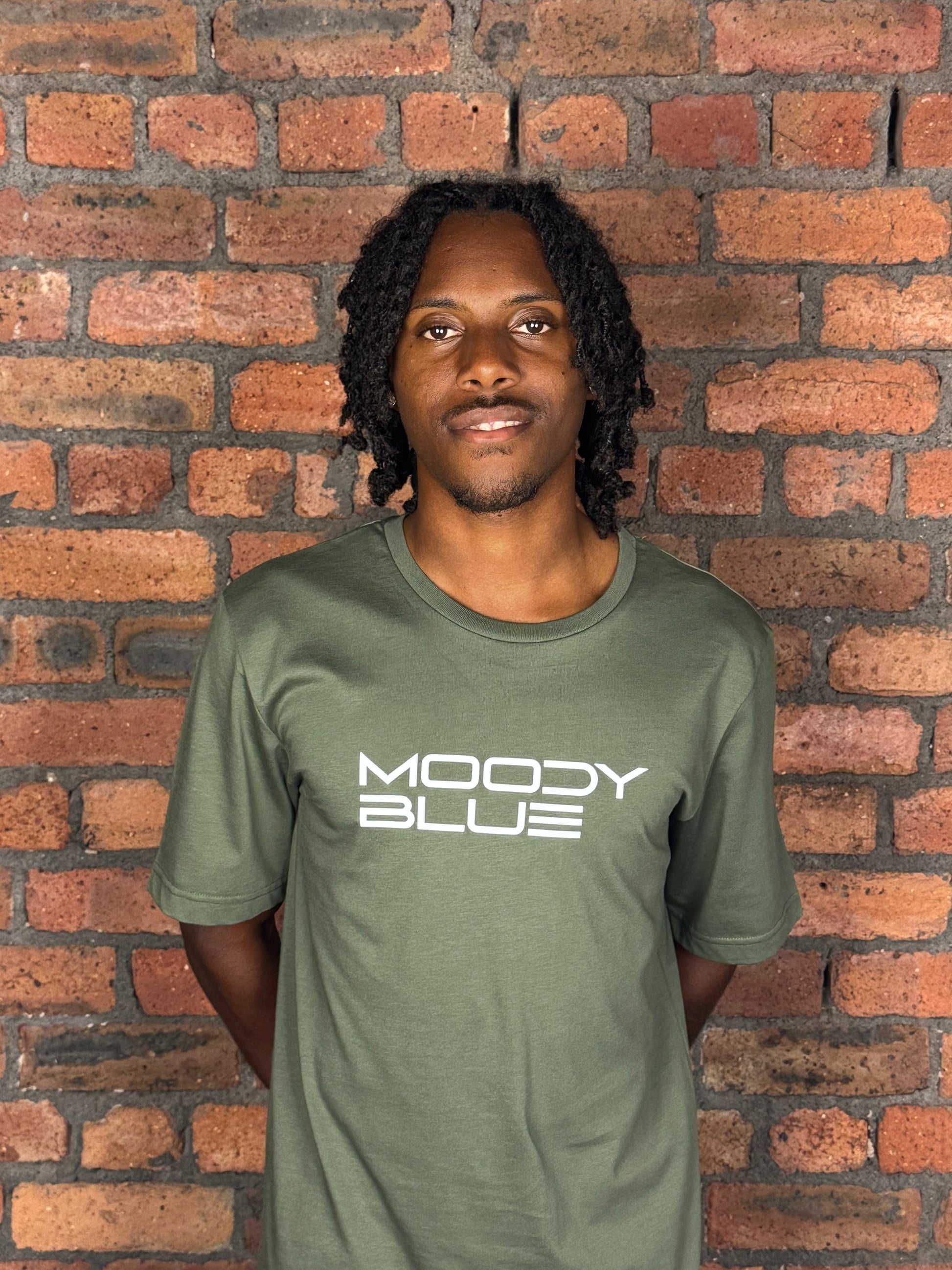 Signature T-Shirt Stacked